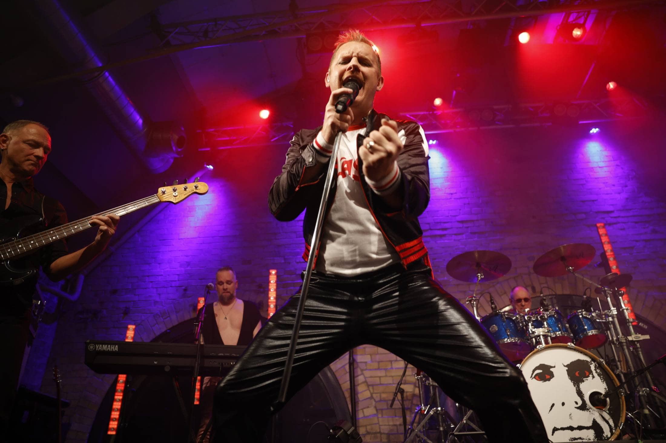 Queen Thunderbolt & Lightning (Allemagne) - Concert Accoustique